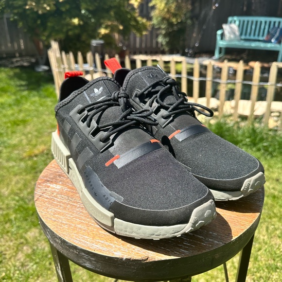 Adidas NMD R1 Size 11.5 Core Black/ Solar Red - Picture 1 of 7